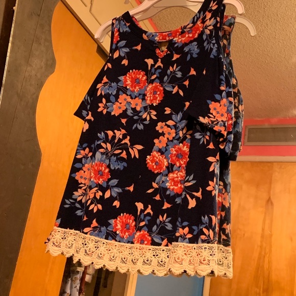 Blouses - Picture 1 of 1